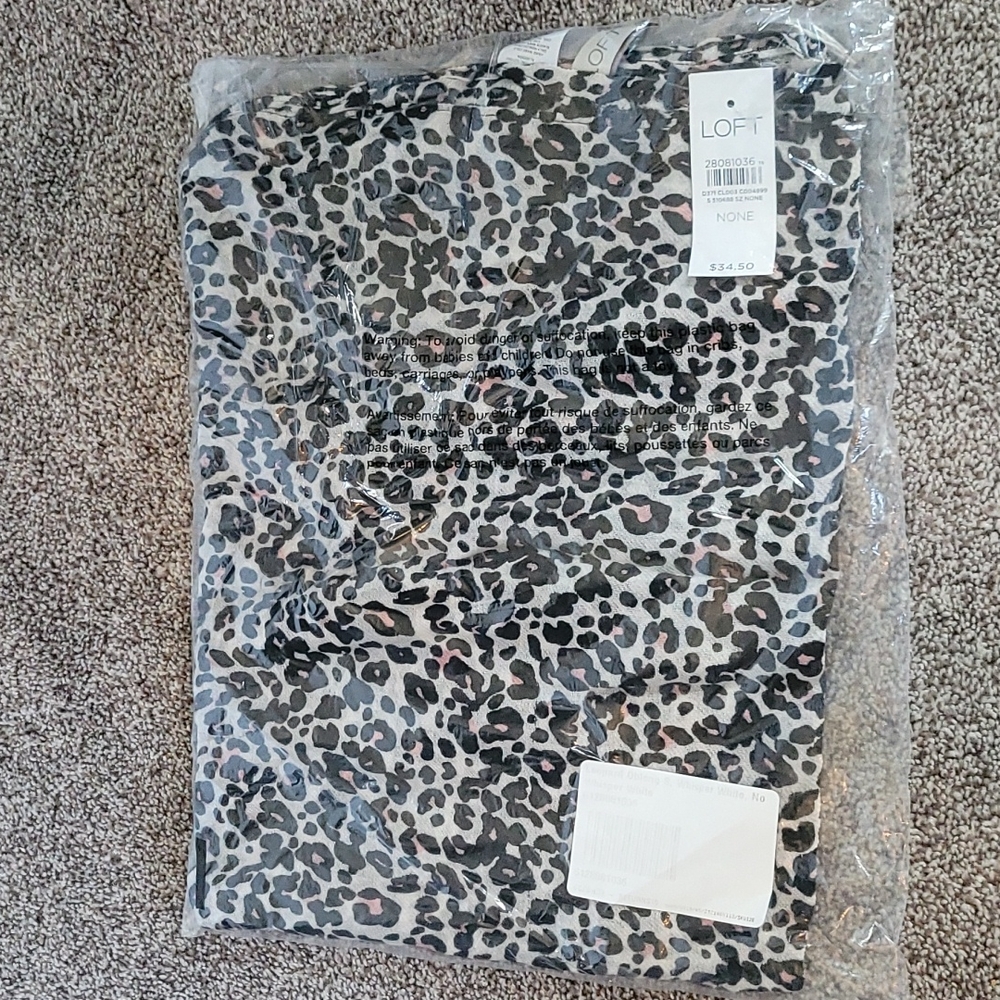 NWT LOFT Leopard Scarf